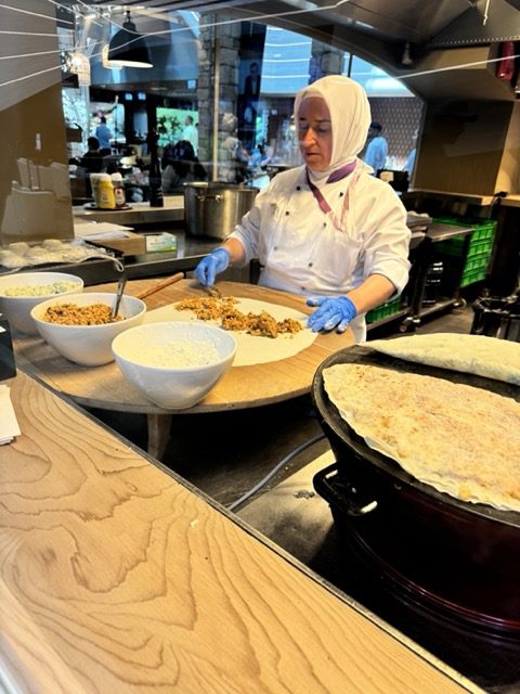 turkish airlines lounge istanbul airport food area