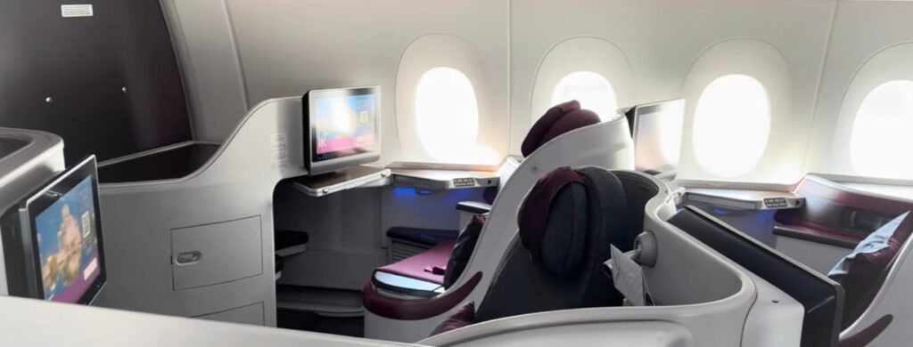 Qatar Airways a350 900 diamond business class seat Row 1