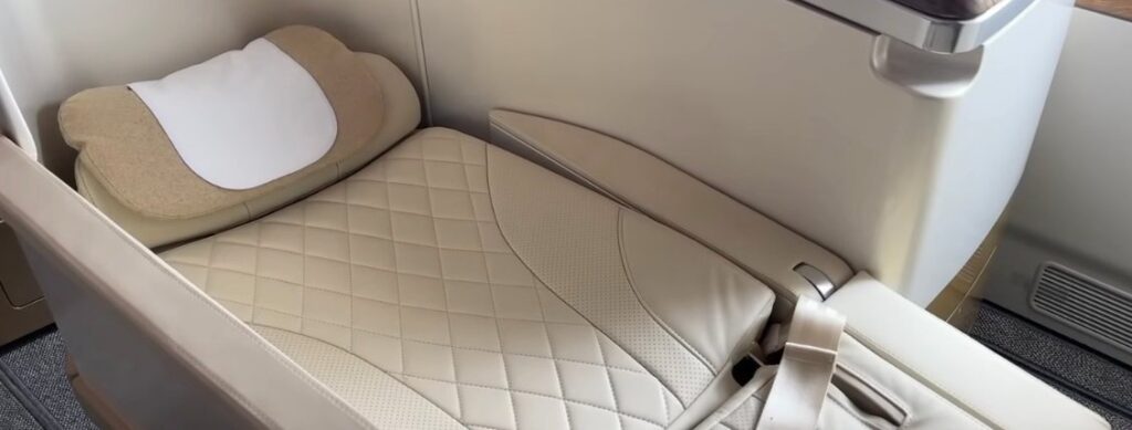 emirates airbus a380-800 seat plan Business Class