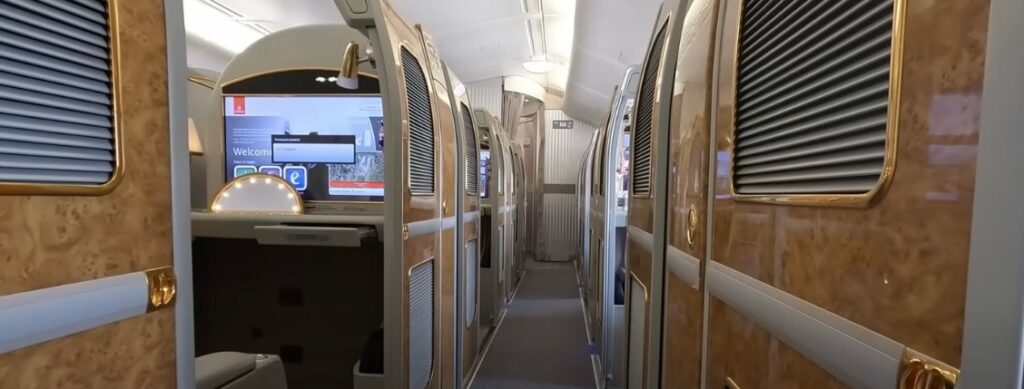 emirates airbus a380-800 seat plan First Class