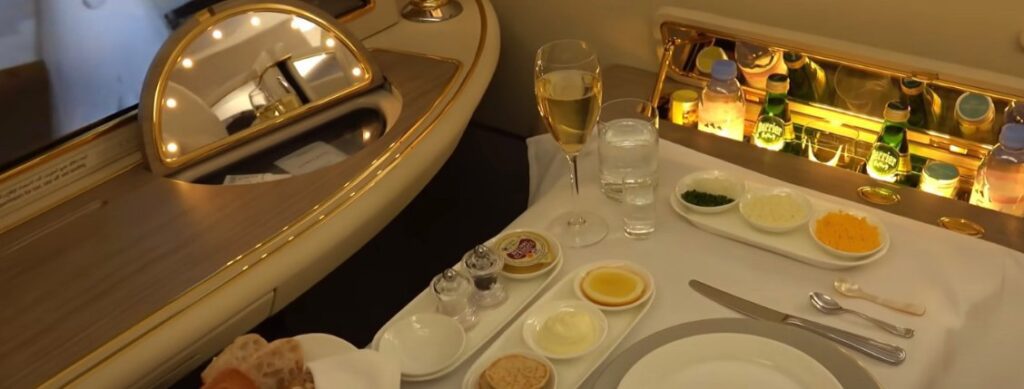 emirates airbus a380-800 seat plan First Class